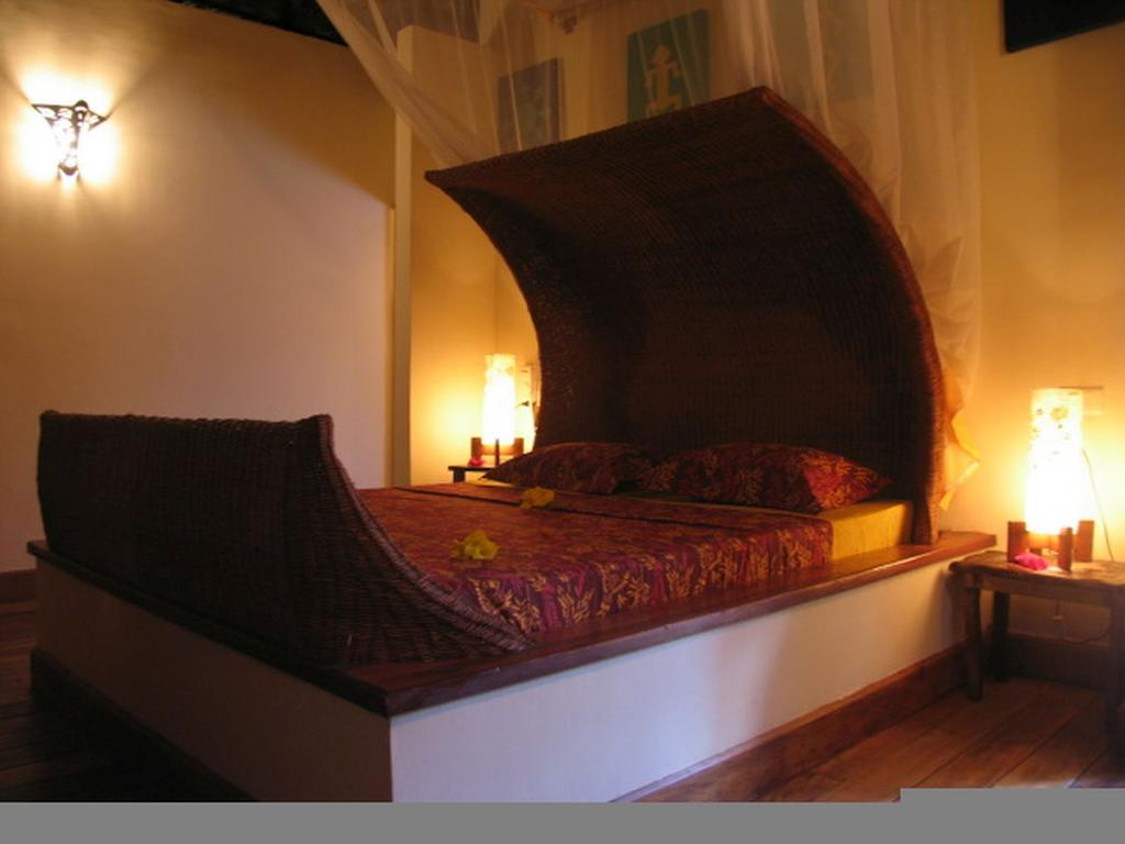 Le Zahir Lodge Ambatoloaka  Ruang foto