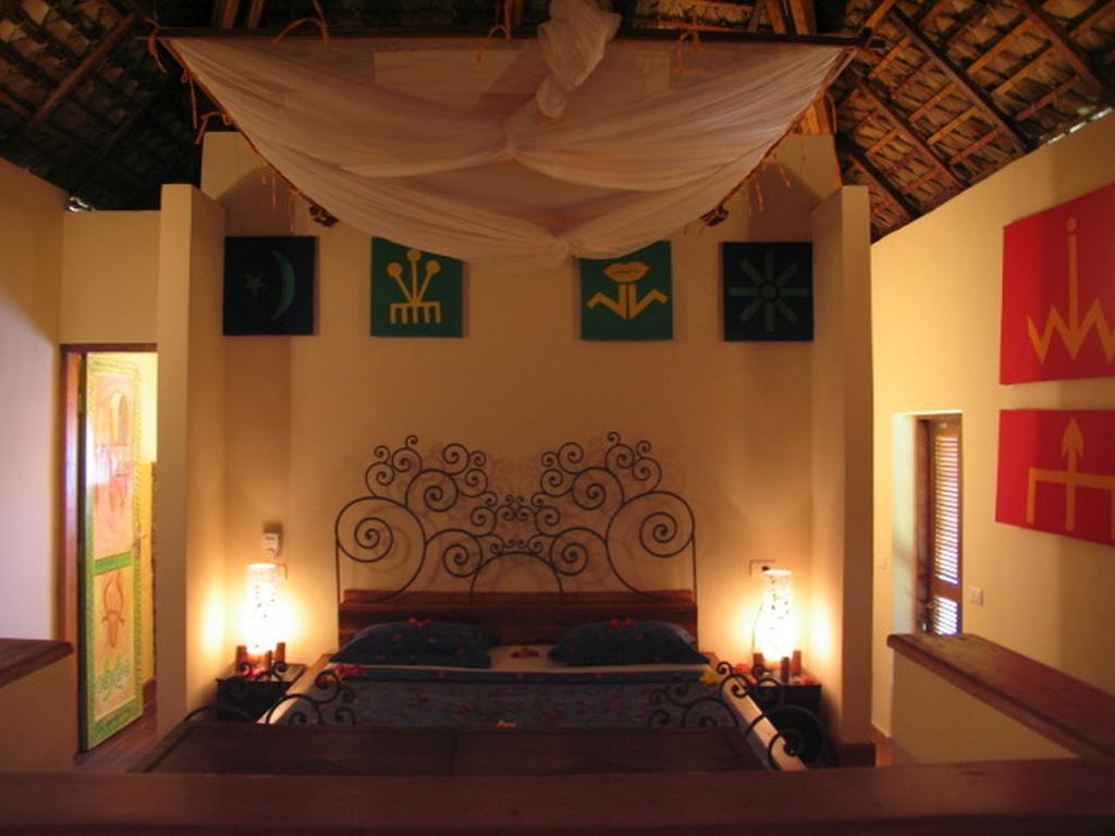 Le Zahir Lodge Ambatoloaka  Bagian luar foto
