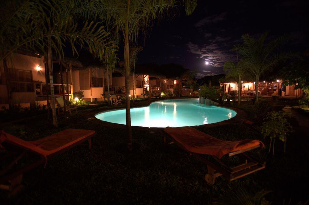 Le Zahir Lodge Ambatoloaka  Bagian luar foto