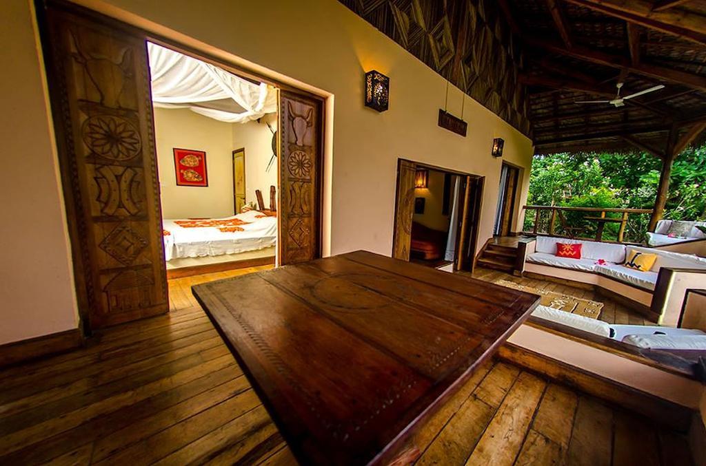Le Zahir Lodge Ambatoloaka  Ruang foto