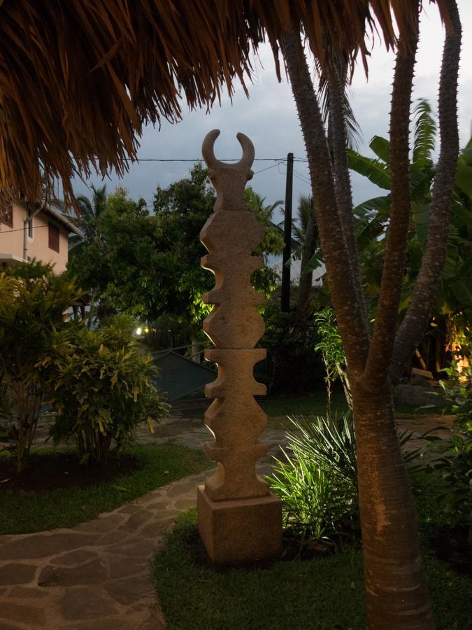 Le Zahir Lodge Ambatoloaka  Bagian luar foto
